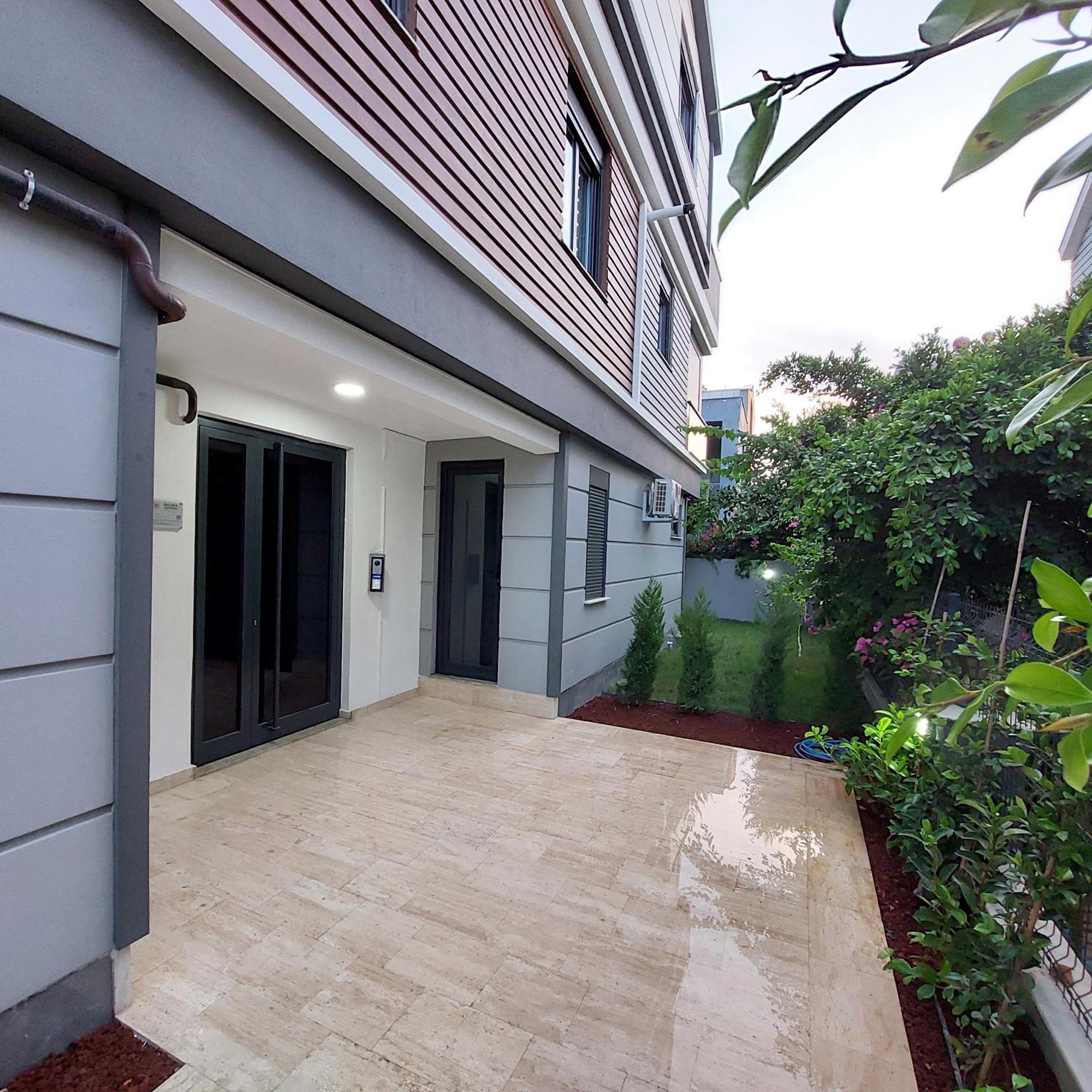 Apartament New Flat With Big Living Spaces 4 Near By Lara *